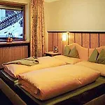 Hotel-garni Felsenhof Hotel