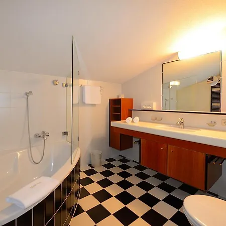 Hotel-garni Felsenhof 3*