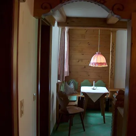 Hotel-garni Felsenhof Hotel Lech