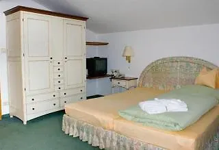 Hotel-garni Felsenhof Hotel 3*