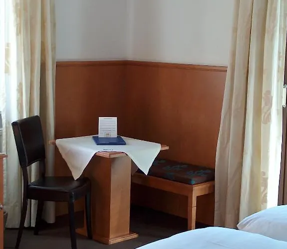 Hotel-garni Felsenhof Лех