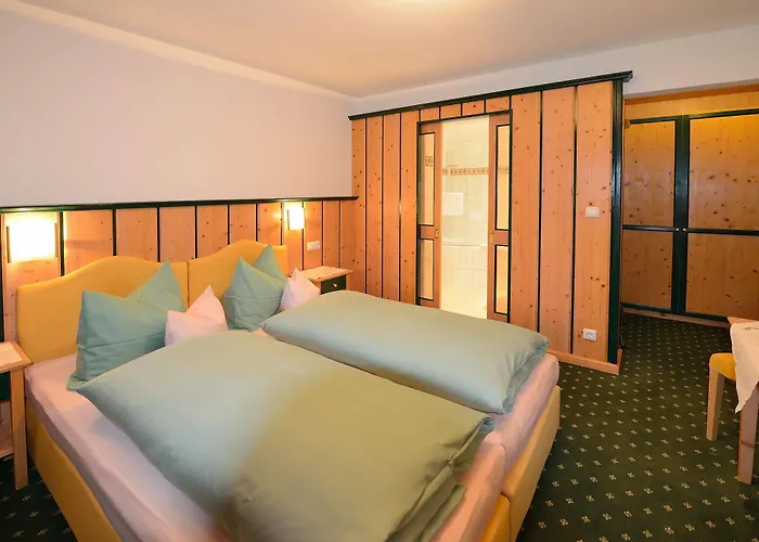 Отель Hotel-garni Felsenhof Лех