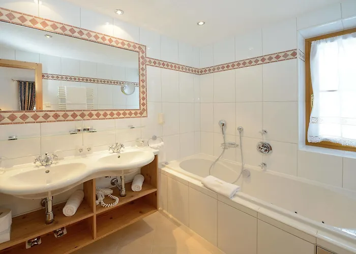 Hotel-garni Felsenhof 3*